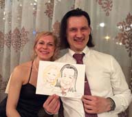 Шарж в Минске и Калининграде жены и мужа с длинными волосами на свадьбе